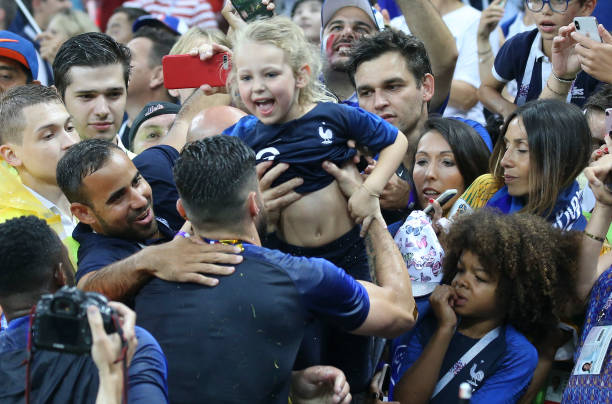 仅牵动着球 仅牵动着球