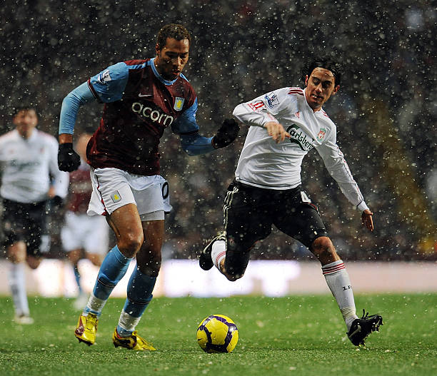 竞争中位居 竞争中位居